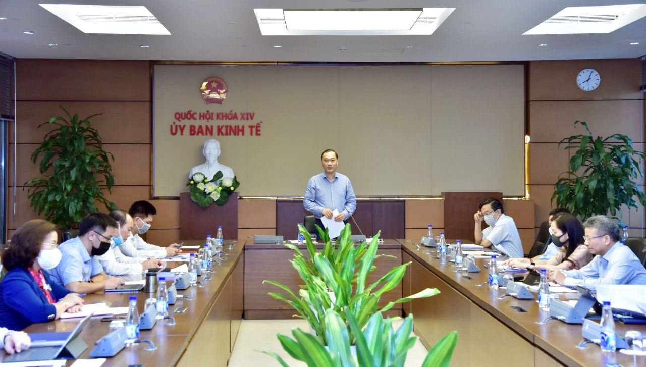 Cả nước khó khăn mà ngân hàng báo lãi khủng thì… phản cảm!